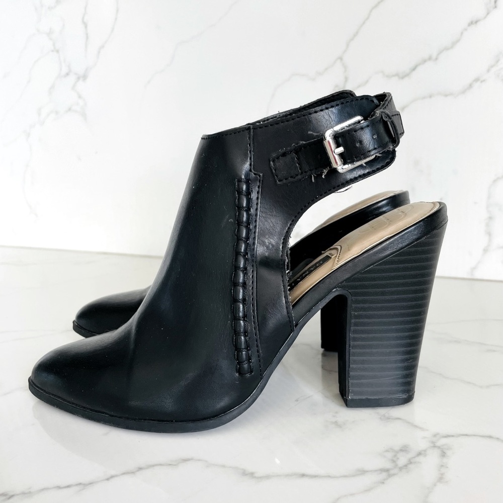 Dana Buchman Black Buckle Mules